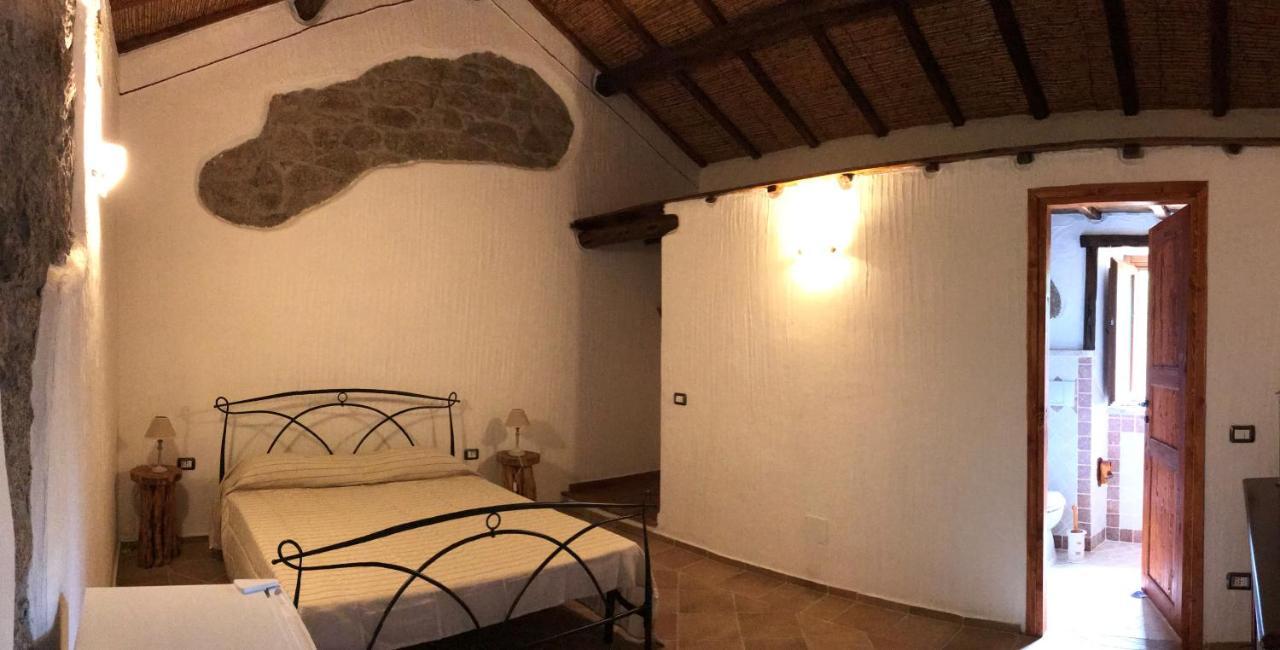 Li Casacci Bed & Breakfast Arzachena Bagian luar foto