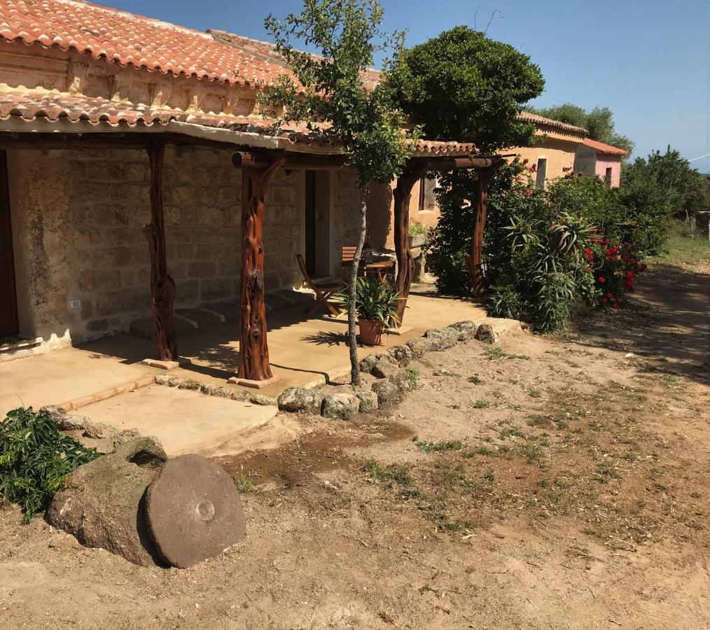 Li Casacci Bed & Breakfast Arzachena Bagian luar foto