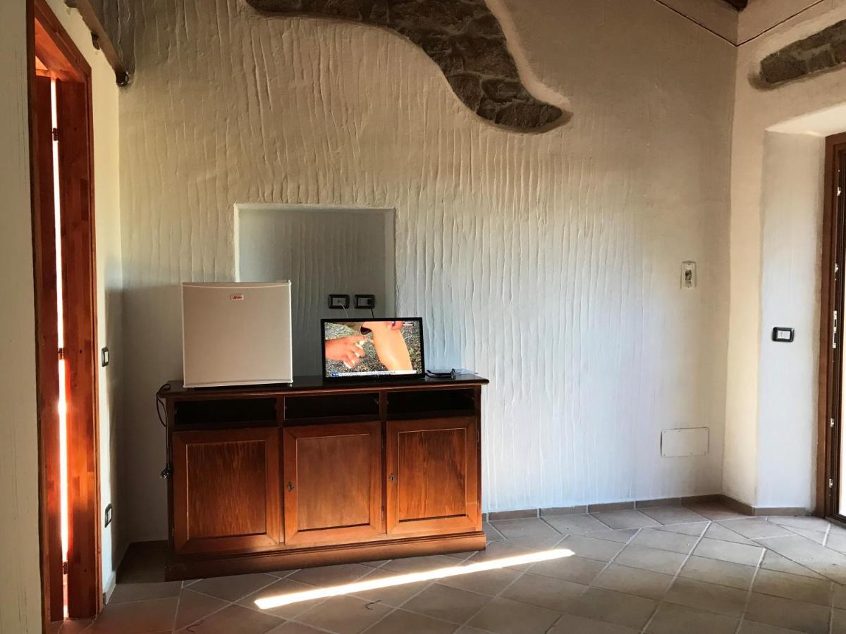 Li Casacci Bed & Breakfast Arzachena Bagian luar foto